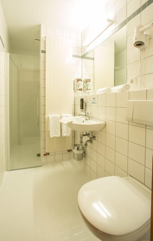 Hotel An Der Waldstrasse Gross-Zimmern Phòng bức ảnh